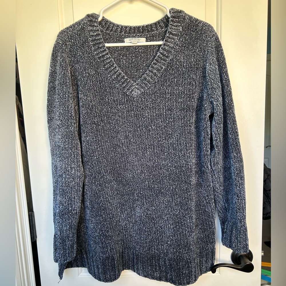 Orvis Heathered Gray V-Neck Sweater
